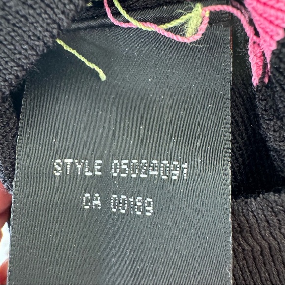 Vintage petite Lindor Black and Pink Striped Sweater Short sleeve - Picture 4 of 7